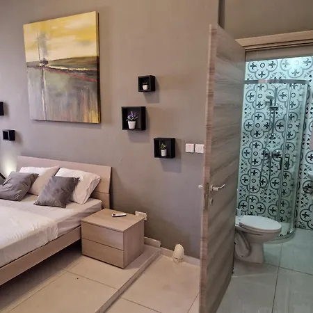 District Guest house 3*