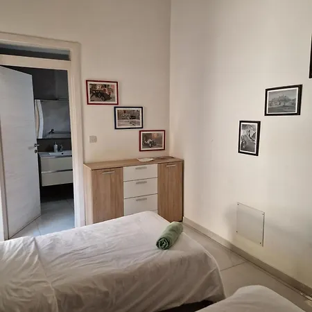 ゲストハウス District 3*