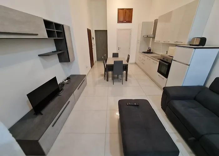 District 3* ויקטוריה